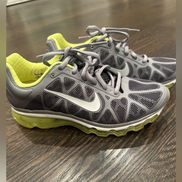 Nike Air Max+ Women's Sneakers - Picture 1 of 9